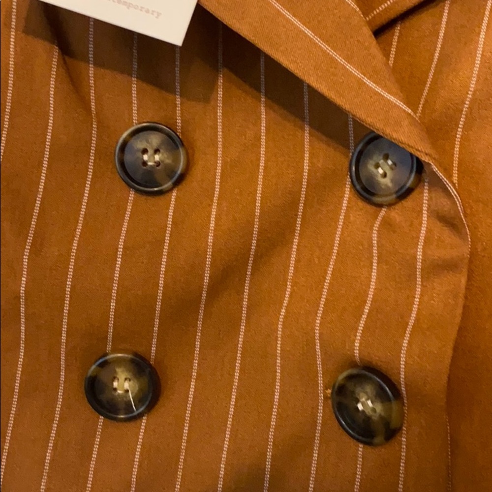 Cropped Blazer - Picture 2 of 4
